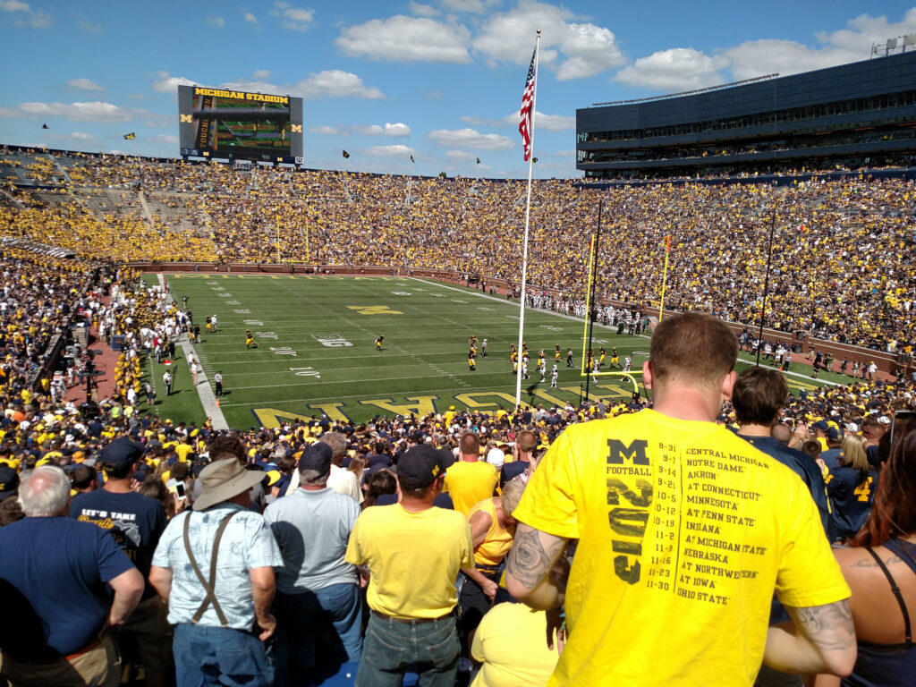 Michigan vs Hawaii 2016